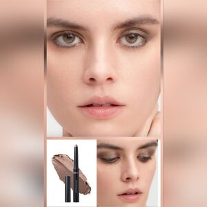 Victoria Beckham "Shroom" Longwear Creaseproof Satin Taupe Color Eyeshadow Stick